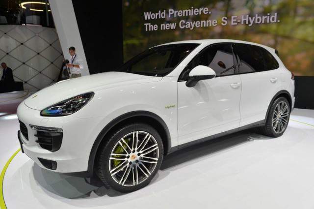 NouveauAuto.Com Nouveau 2017 Voiture Hybrides et électriques ‘’2017 Porsche Cayenne S Hybridé‘’ 2017 Hybride 
