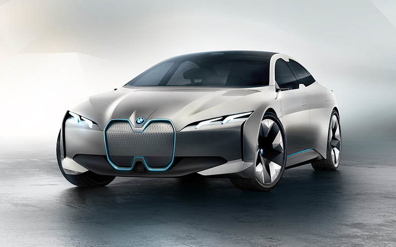 BMW présentera avant la fin de l'année trois nouvelles voitures électriques qui atteindront les concessionnaires d'ici 2021.