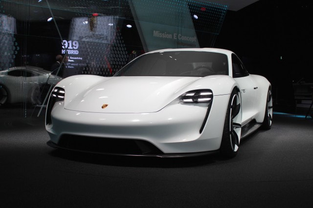 2019 Porsche Mission E, de nouvelles voitures électriques à venir pour 2018 et 2019